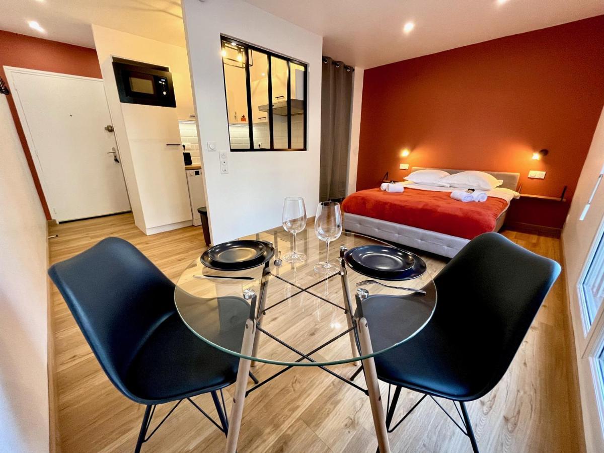 Studio Avec Grande Terrasse Et Parking Privatifs カーン エクステリア 写真