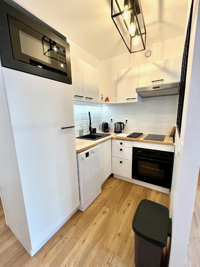 Studio Avec Grande Terrasse Et Parking Privatifs カーン エクステリア 写真