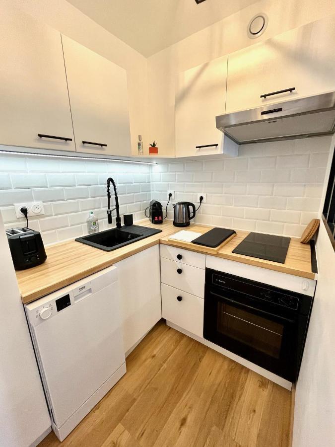 Studio Avec Grande Terrasse Et Parking Privatifs カーン エクステリア 写真