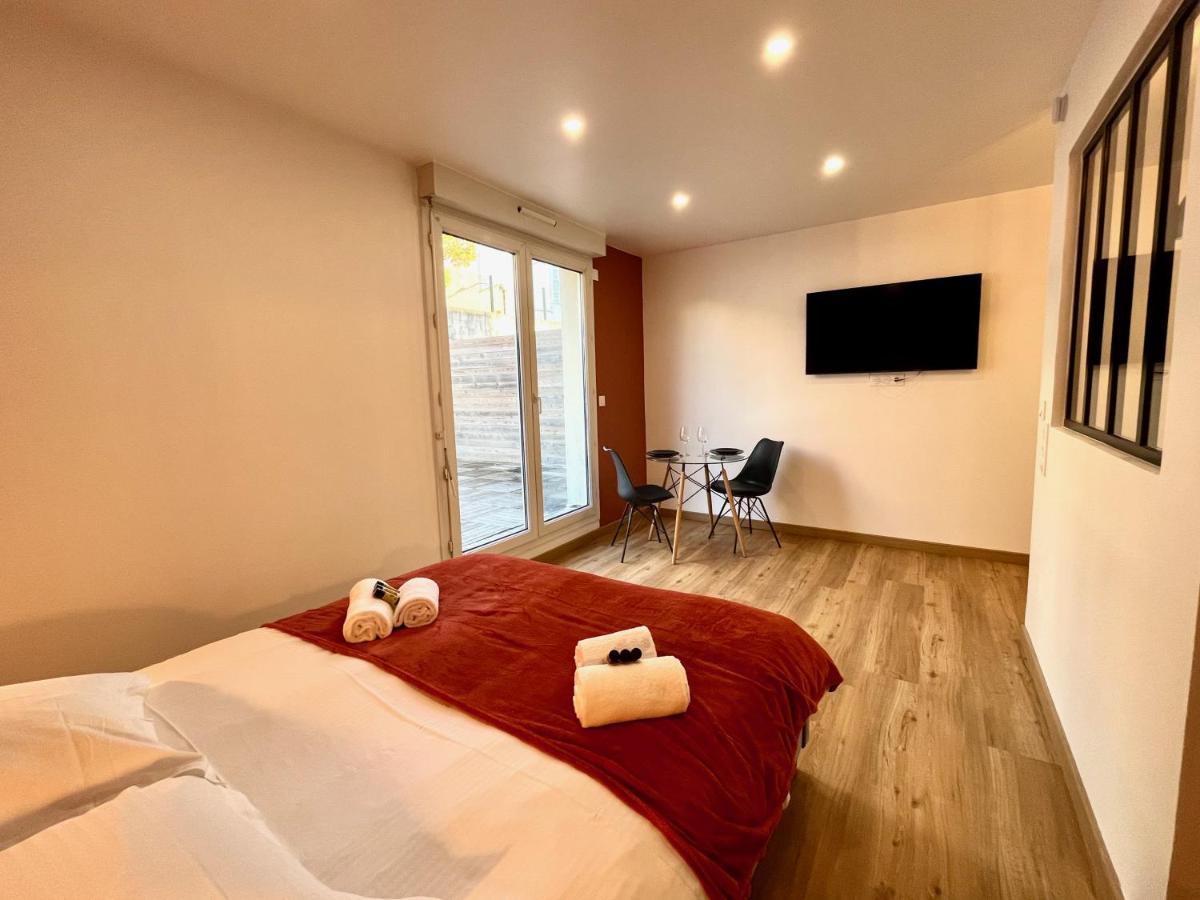 Studio Avec Grande Terrasse Et Parking Privatifs カーン エクステリア 写真